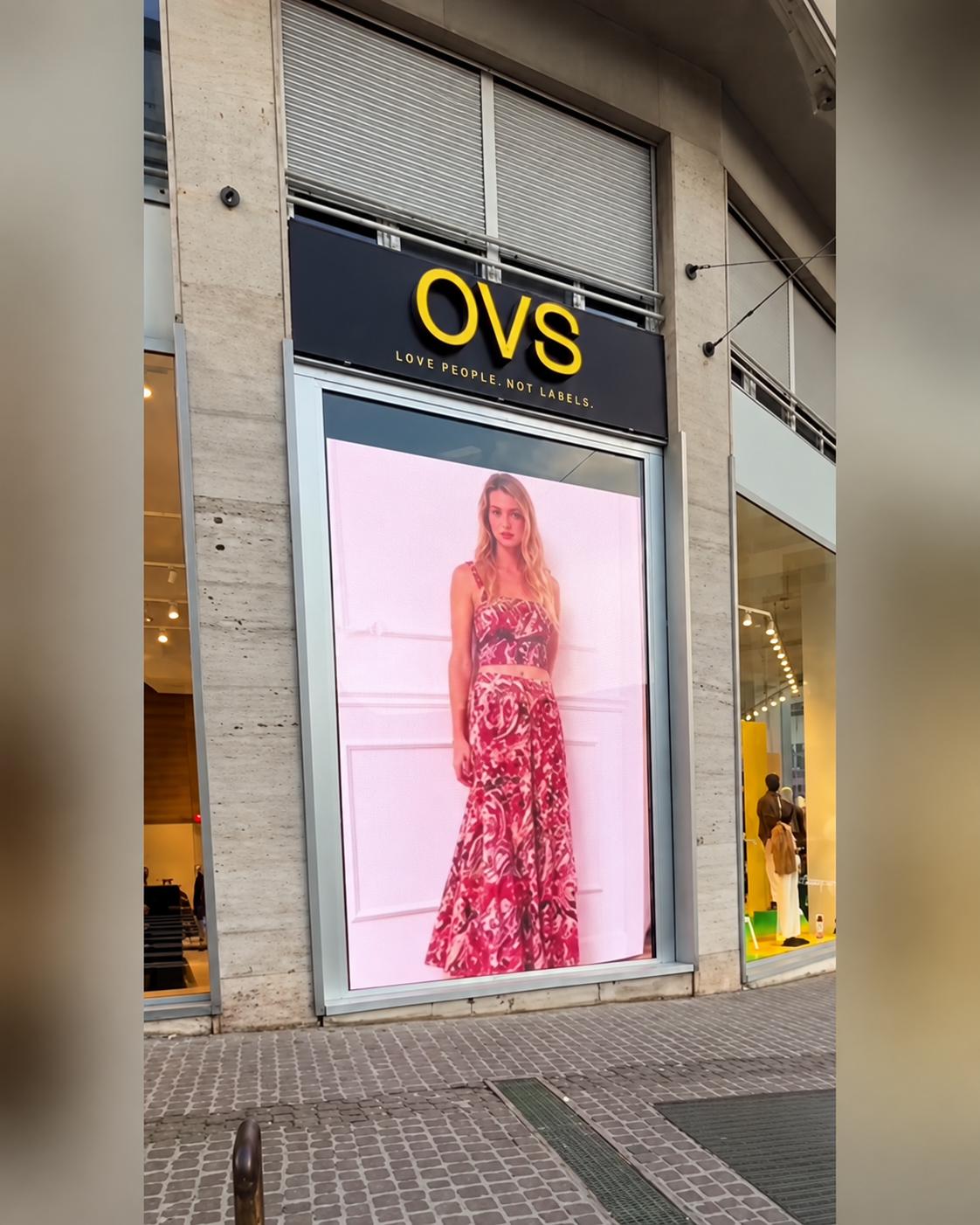 LEDWall in vetrina, installazione reale Vetrine Digitali